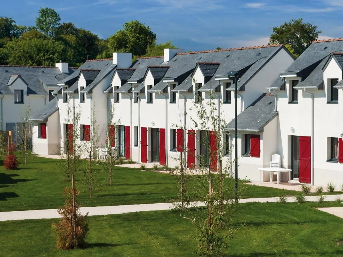 Pleasant Holiday Home In Queven With Terrace